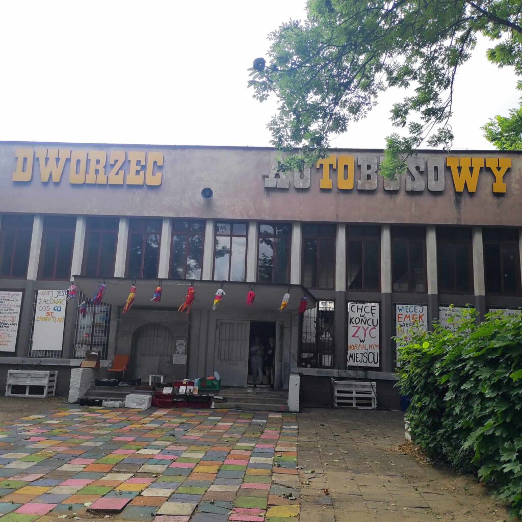 grafika promocyjna aktualności strony Miejski Ośrodek Pomocy Społecznej w Puławach